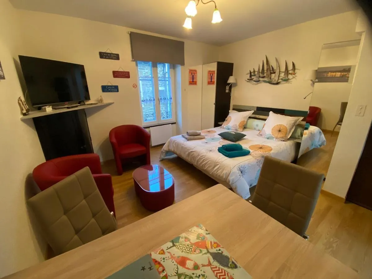 Appartement STUDIO CANCALE - PORT DE LA HOULE - classé 2 étoiles